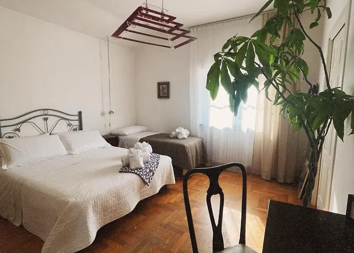 Couette-café Rosa 3*